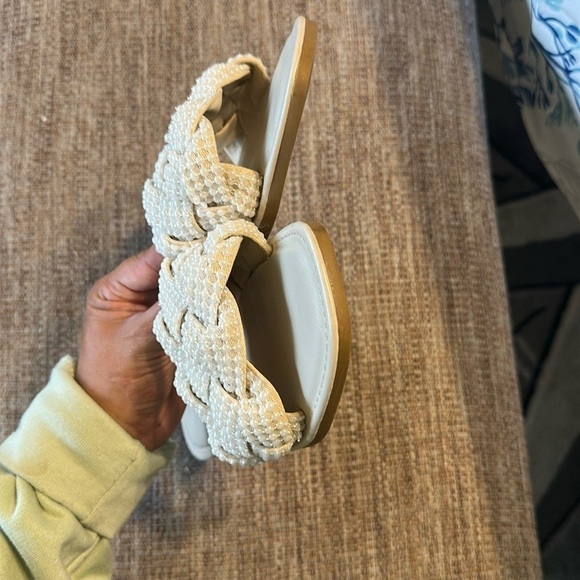 LULUS AVALON IVORY PEARL BRAIDED FLAT SLIDE SANDALS GUC SZ 7 - Picture 8 of 9
